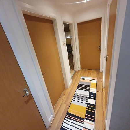 Two Bedroom Apartment, Free Parking, Close To Uclan And Free Wifi Preston  Kültér fotó