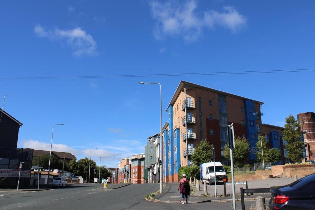 Two Bedroom Apartment, Free Parking, Close To Uclan And Free Wifi Preston  Kültér fotó