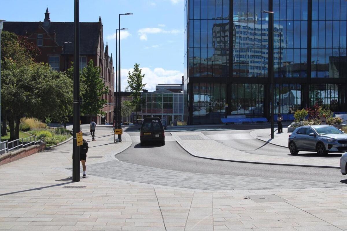 Two Bedroom Apartment, Free Parking, Close To Uclan And Free Wifi Preston  Kültér fotó