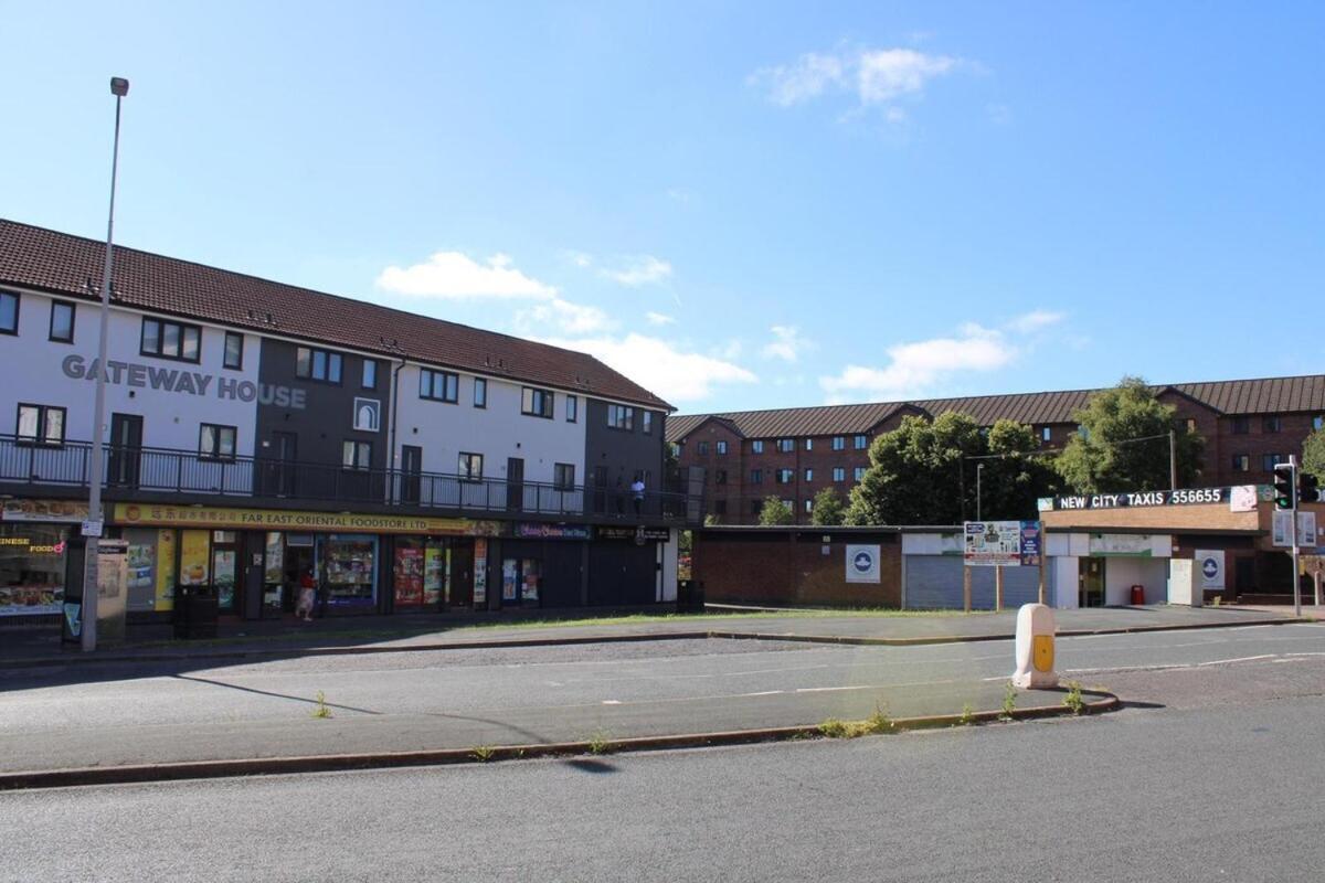Two Bedroom Apartment, Free Parking, Close To Uclan And Free Wifi Preston  Kültér fotó