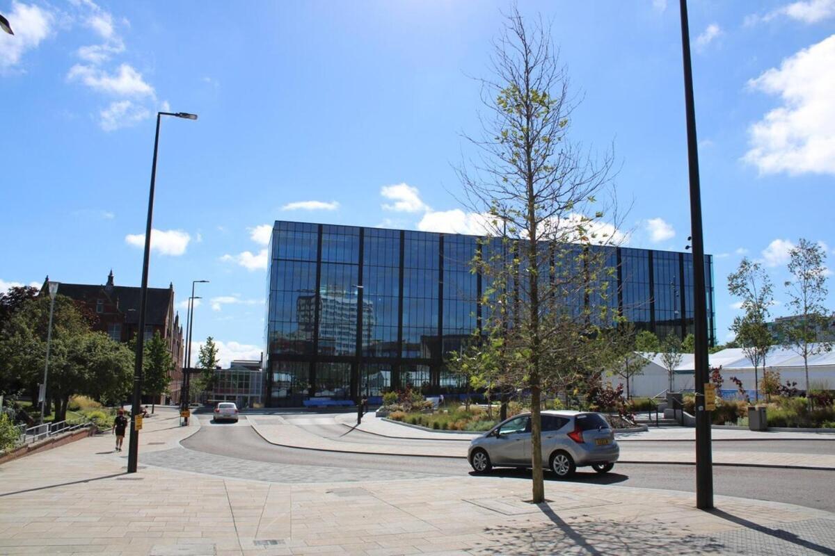 Two Bedroom Apartment, Free Parking, Close To Uclan And Free Wifi Preston  Kültér fotó